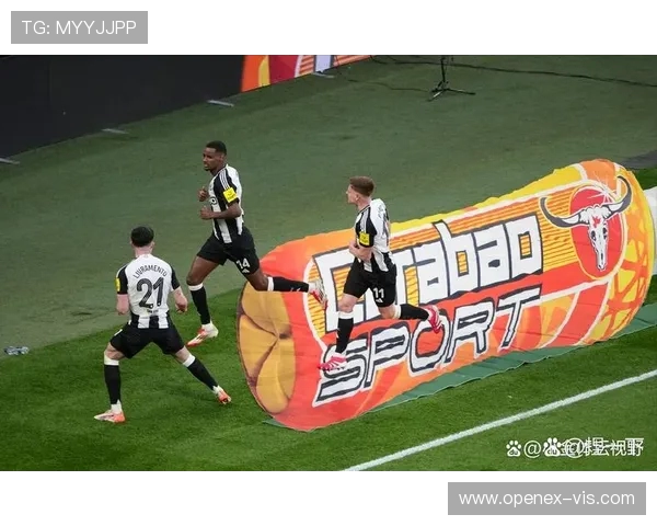 两支英超劲旅在欧冠决赛交锋的历史大战回顾