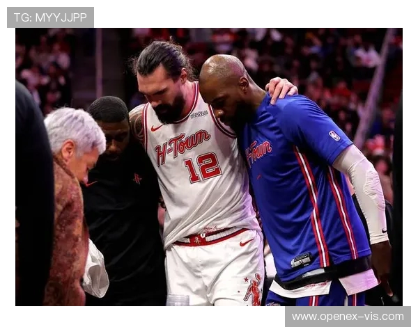 火箭半场助攻22次却失误14次阿门个人贡献4次失误表现不佳